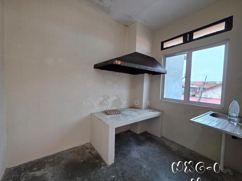 2-storey Terraced House for Rent in Port Klang (Pelabuhan Klang) (Selangor) - Ivy Por - Kitchen - PropertyGuru.com.my