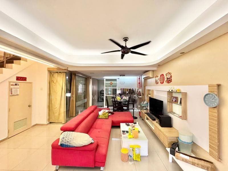 2-storey Terraced House for Sale in Taman Tasik Puchong (Puchong) - Hazeman Omar - Living Room - PropertyGuru.com.my