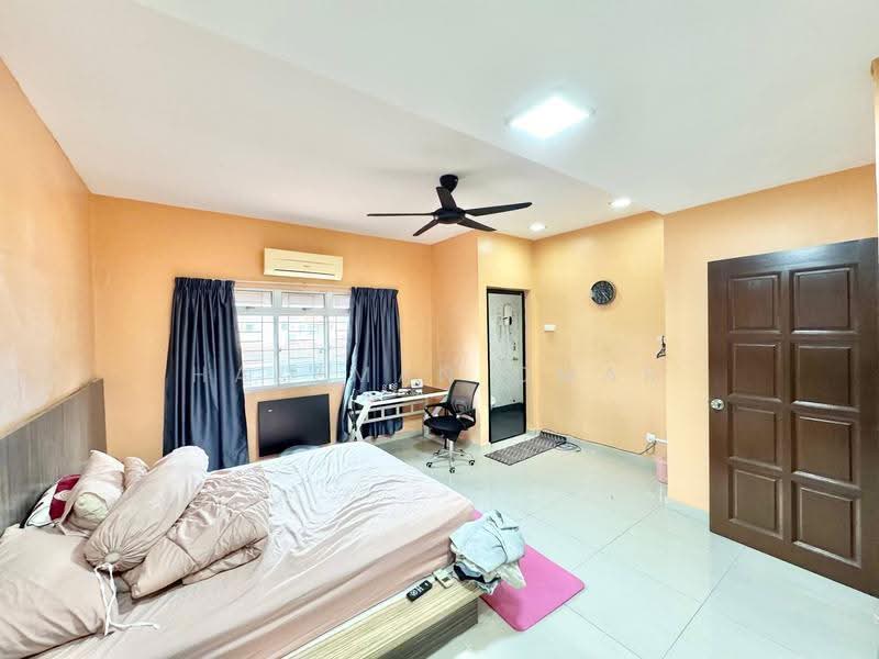 2-storey Terraced House for Sale in Taman Tasik Puchong (Puchong) - Hazeman Omar - Bedroom - PropertyGuru.com.my