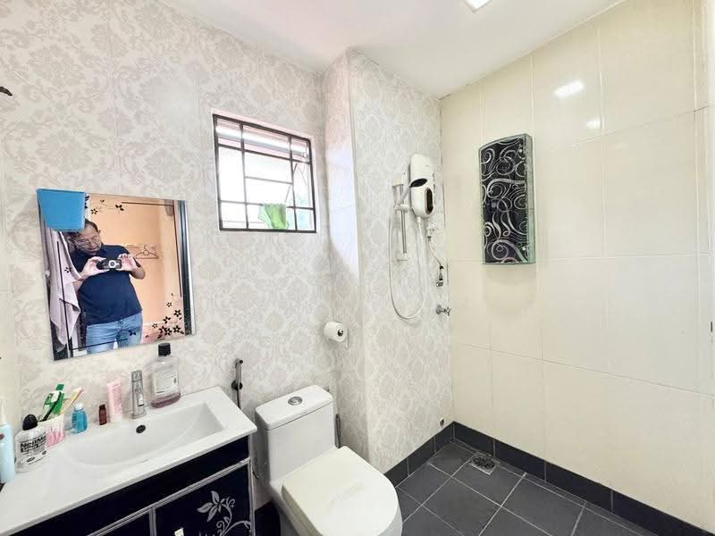 2-storey Terraced House for Sale in Taman Tasik Puchong (Puchong) - Hazeman Omar - Bathroom - PropertyGuru.com.my
