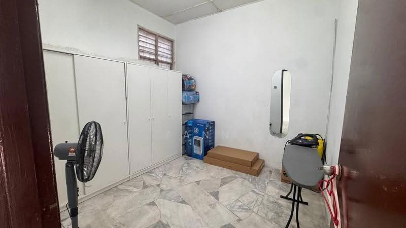 Rumah Teres 1-Tingkat untuk Dijual di Bukit Sentosa (Rawang) - Zann Fauzan - Bedroom - PropertyGuru.com.my