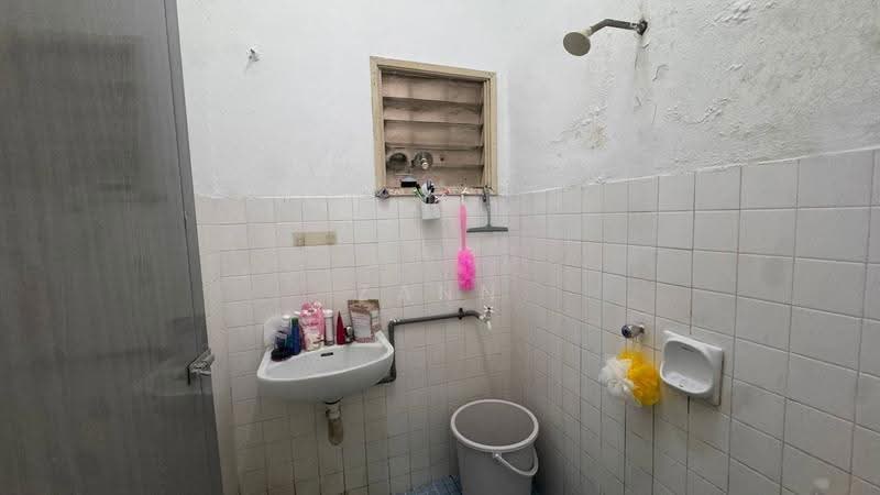 Rumah Teres 1-Tingkat untuk Dijual di Bukit Sentosa (Rawang) - Zann Fauzan - Bathroom - PropertyGuru.com.my