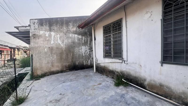 Rumah Teres 1-Tingkat untuk Dijual di Bukit Sentosa (Rawang) - Zann Fauzan - Exterior - PropertyGuru.com.my