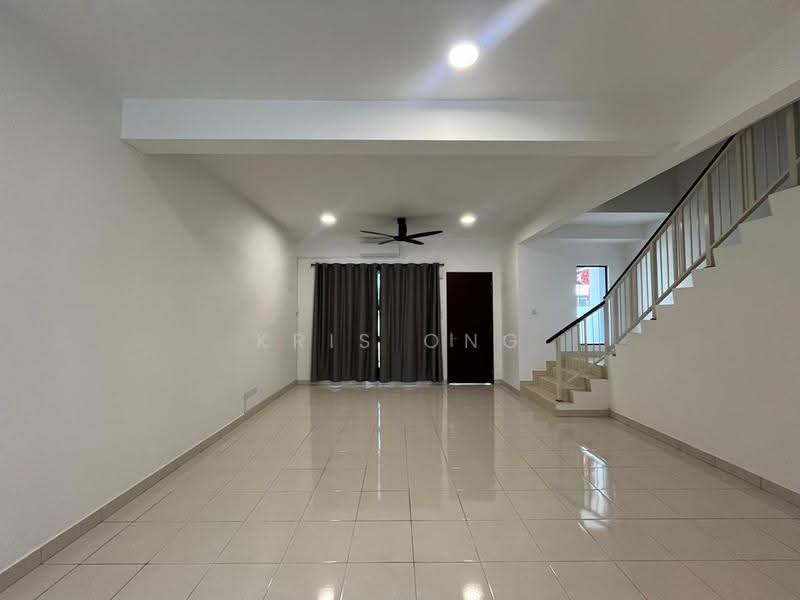 2-storey Terraced House for Rent in Taman Austin Duta (Tebrau) - Kris Ong - Living Room - PropertyGuru.com.my