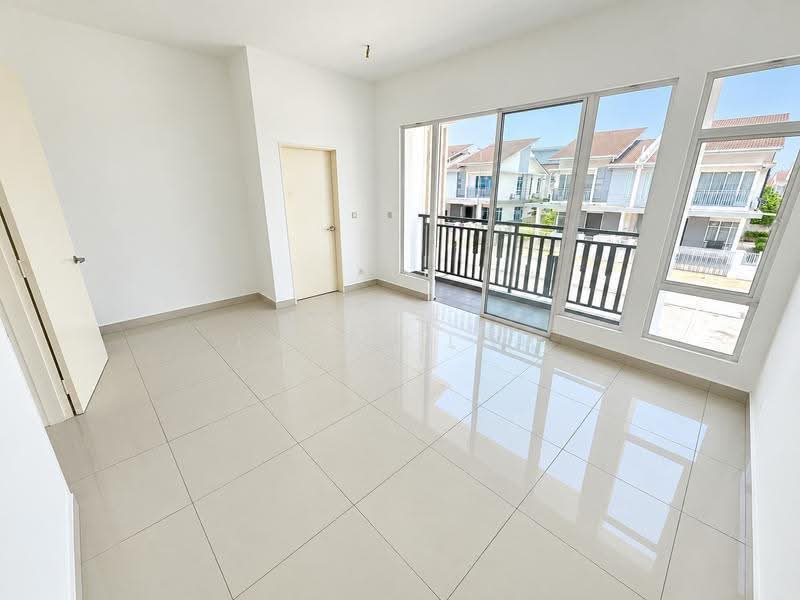 Rumah Kluster untuk Dijual di M Residence 2 (Rawang) - Lucas Loh - Balcony - PropertyGuru.com.my