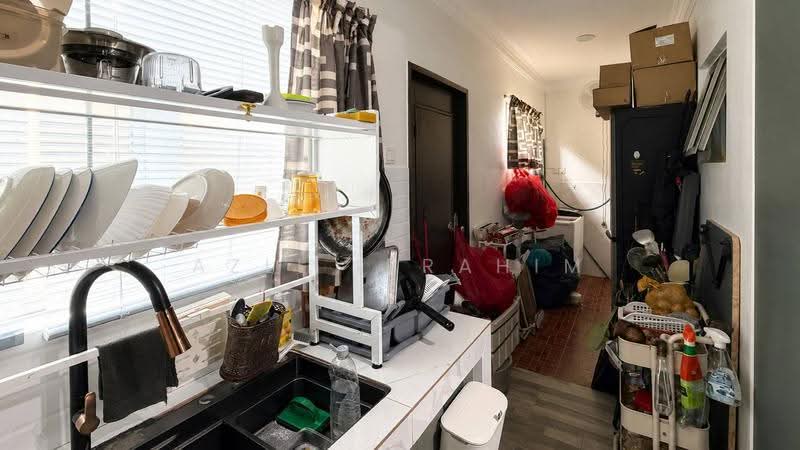 Rumah Teres 2-Tingkat untuk Dijual di Taman Prima Saujana (Kajang) - Azli Ibrahim - Kitchen - PropertyGuru.com.my