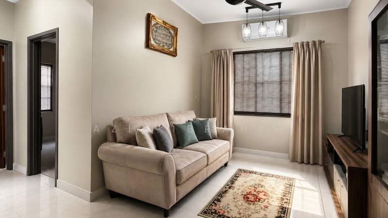 Rumah Teres 2-Tingkat untuk Dijual di Taman Prima Saujana (Kajang) - Azli Ibrahim - Living Room - PropertyGuru.com.my