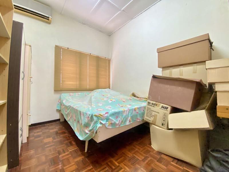 2-storey Terraced House for Sale in Taman Bukit Indah (Ulu Kelang) - Edward Ooi - Bedroom - PropertyGuru.com.my