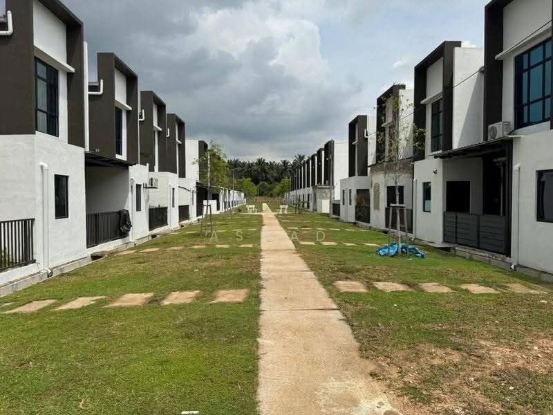 Rumah Teres 2-Tingkat untuk Dijual di Taman La Casa (Lunas) - Aswad . - Exterior - PropertyGuru.com.my