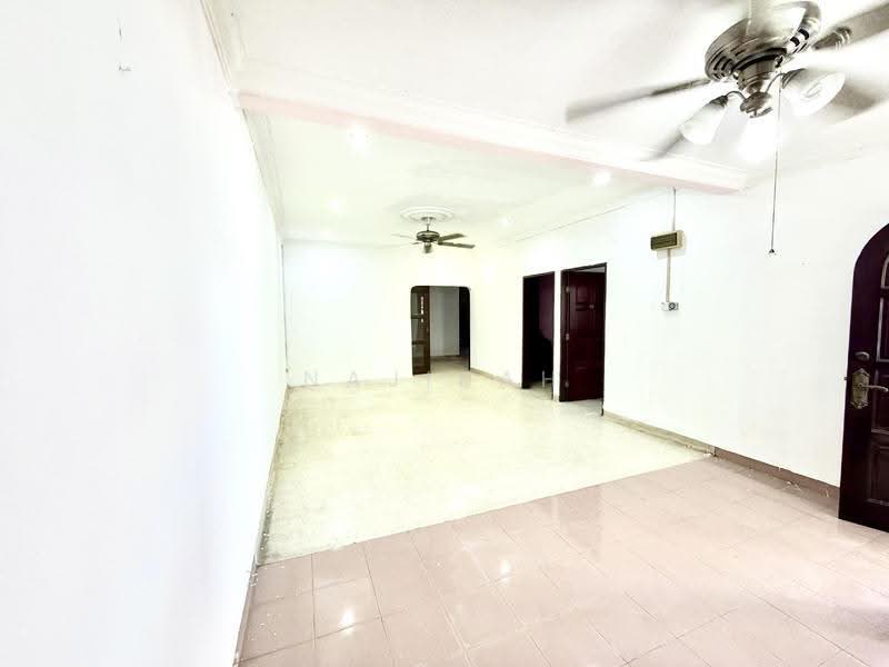 Rumah Teres untuk Dijual di Taman Kajang Baru (Kajang) - Najibah Sahari - Living Room - PropertyGuru.com.my