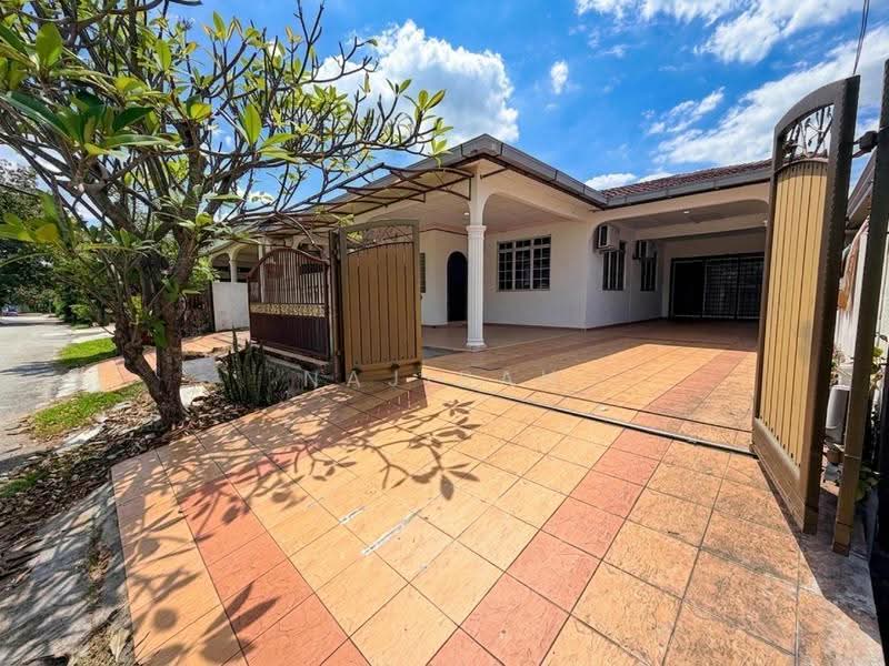 Rumah Teres untuk Dijual di Taman Kajang Baru (Kajang) - Najibah Sahari - Exterior - PropertyGuru.com.my