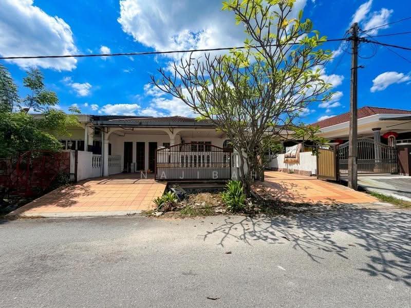 Rumah Teres untuk Dijual di Taman Kajang Baru (Kajang) - Najibah Sahari - Exterior - PropertyGuru.com.my