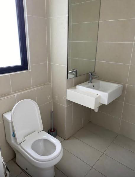 Kediaman Servis untuk Dijual di Kanvas SOHO - Yeong . - Bathroom - PropertyGuru.com.my
