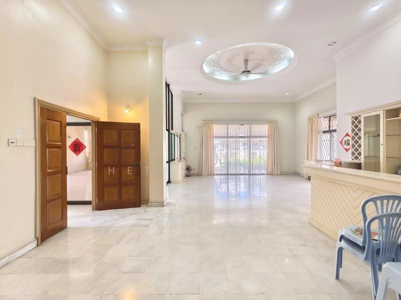 Bungalow House untuk Disewa di Taman Taynton View (Cheras) - Hetha Chan - Living Room - PropertyGuru.com.my