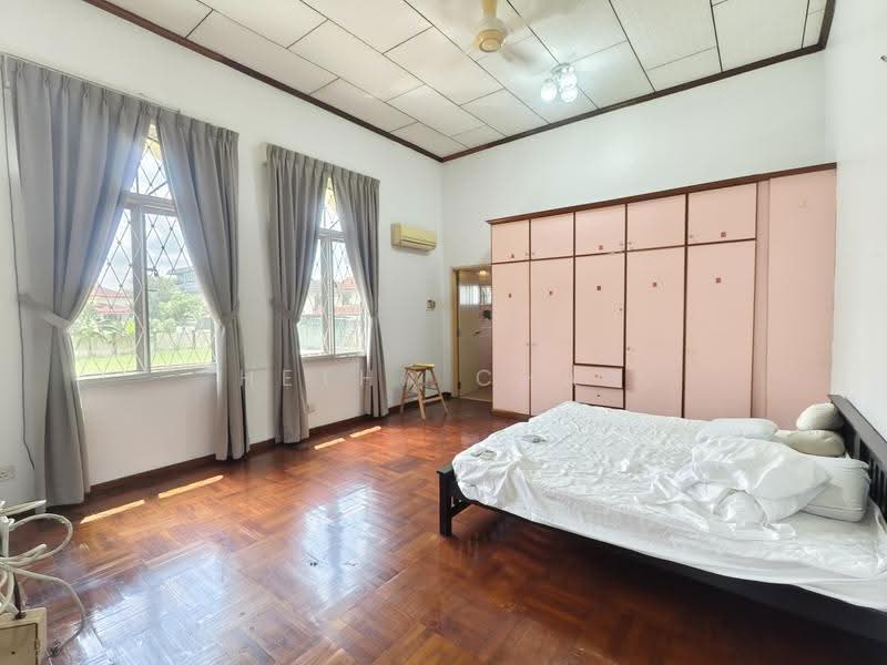 Bungalow House untuk Disewa di Taman Taynton View (Cheras) - Hetha Chan - Bedroom - PropertyGuru.com.my