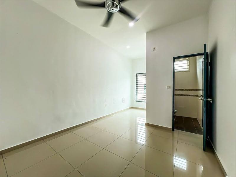 Rumah Teres 2-Tingkat untuk Dijual di Taman Nusari Bayu (Bandar Sri Sendayan) - Najibah Sahari - Interior - PropertyGuru.com.my