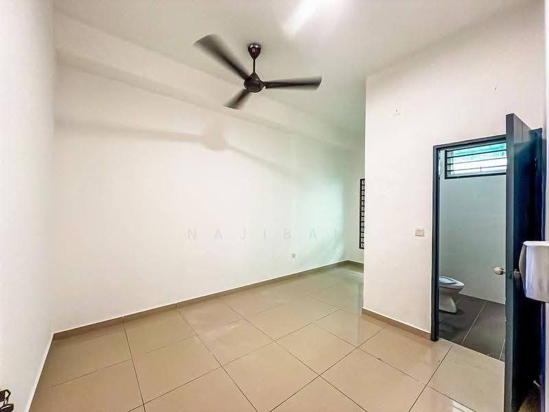 Rumah Teres 2-Tingkat untuk Dijual di Taman Nusari Bayu (Bandar Sri Sendayan) - Najibah Sahari - Interior - PropertyGuru.com.my