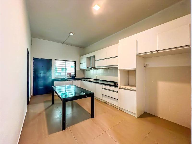 Rumah Teres 2-Tingkat untuk Dijual di Taman Nusari Bayu (Bandar Sri Sendayan) - Najibah Sahari - Kitchen - PropertyGuru.com.my
