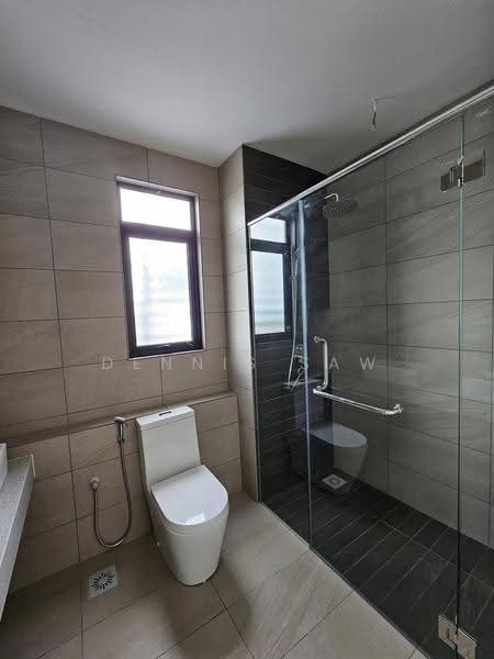 Semi-Detached House for Sale in Bandar Puteri Bangi (Bangi) - Dennis Saw - Bathroom - PropertyGuru.com.my