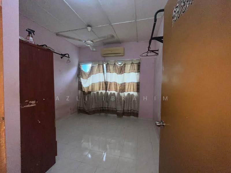 Rumah Teres 2-Tingkat untuk Dijual di Pandan Jaya (Ampang) - Azli Ibrahim - Bedroom - PropertyGuru.com.my