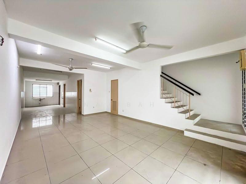 Rumah Teres 3-Tingkat untuk Dijual di Bandar Botanic (Klang) - Najibah Sahari - Living Room - PropertyGuru.com.my