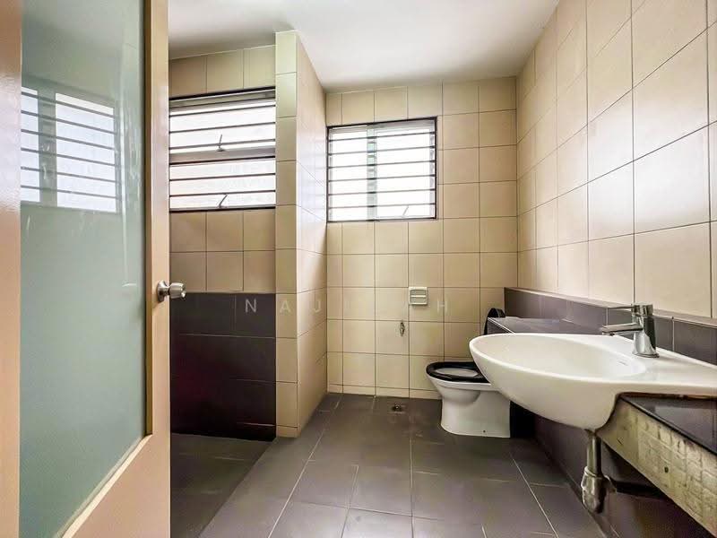 Rumah Teres 3-Tingkat untuk Dijual di Bandar Botanic (Klang) - Najibah Sahari - Bathroom - PropertyGuru.com.my