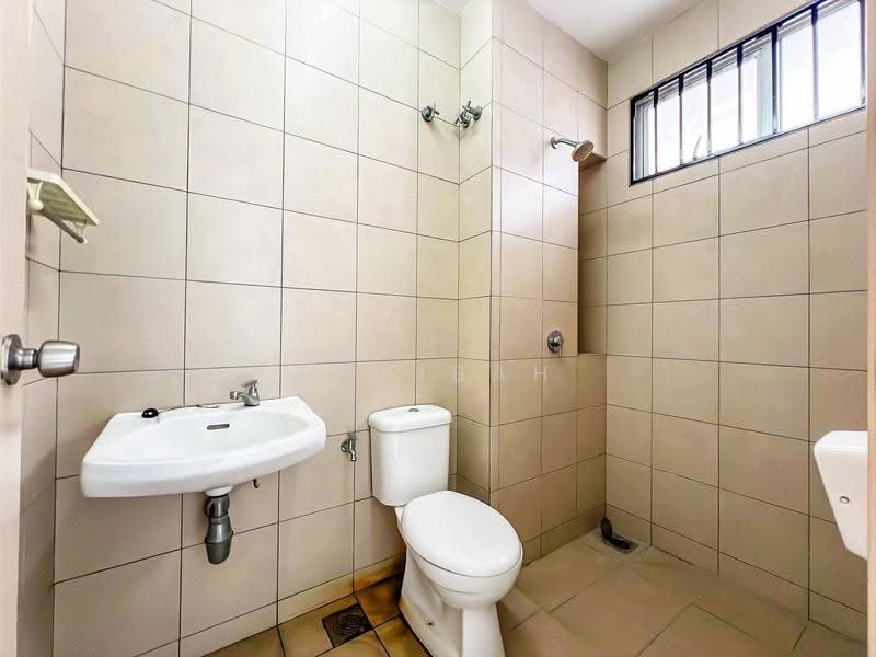 Rumah Teres 3-Tingkat untuk Dijual di Bandar Botanic (Klang) - Najibah Sahari - Bathroom - PropertyGuru.com.my