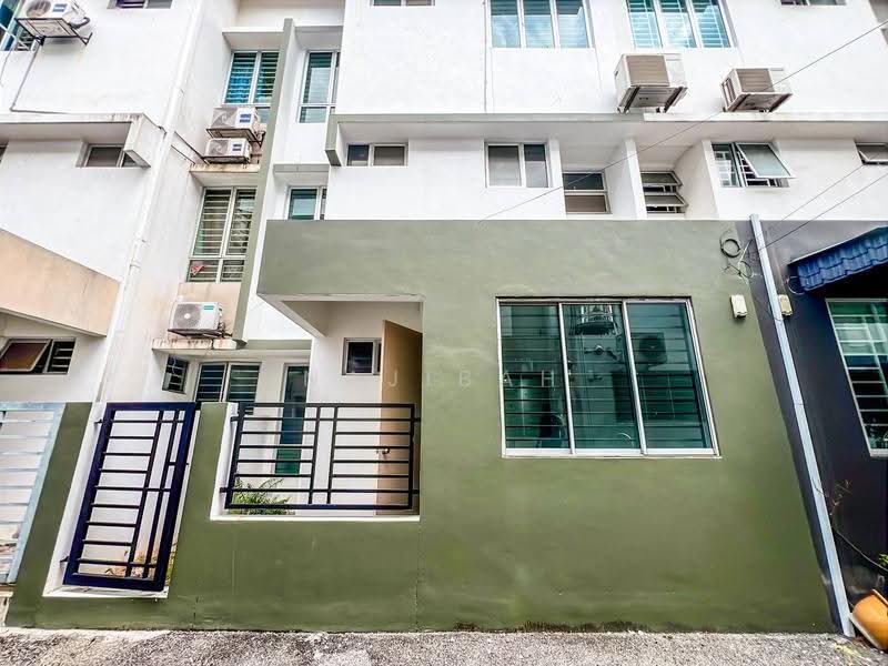 Rumah Teres 3-Tingkat untuk Dijual di Bandar Botanic (Klang) - Najibah Sahari - Exterior - PropertyGuru.com.my