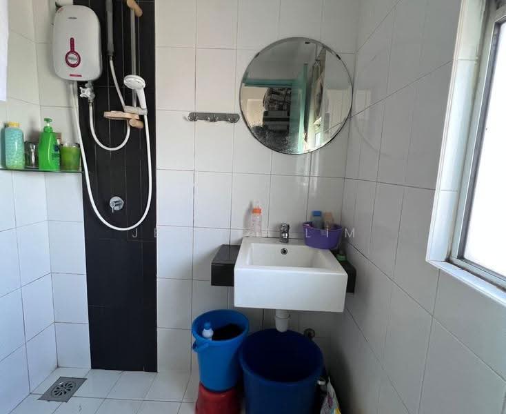 Kondominium untuk Dijual di Plaza Menjalara - Jessica Lim - Bathroom - PropertyGuru.com.my