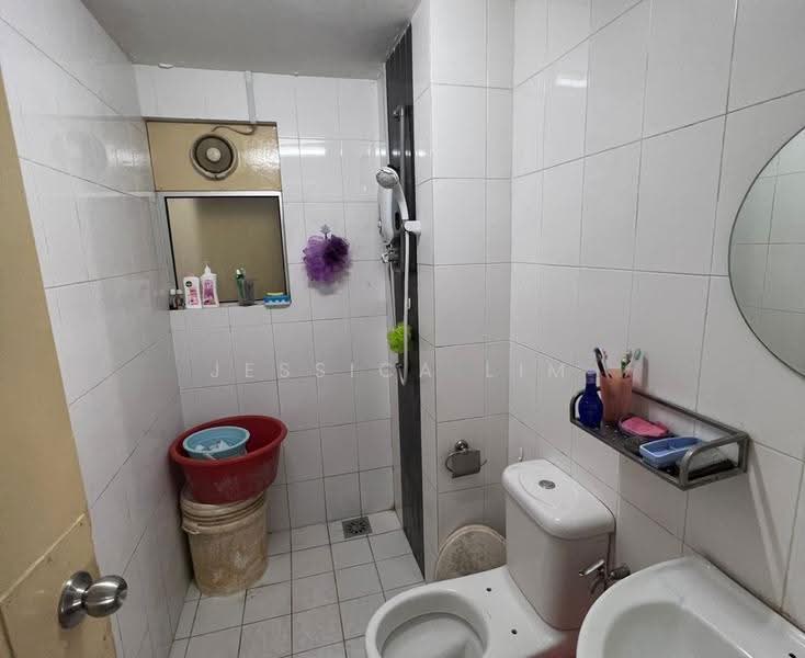 Kondominium untuk Dijual di Plaza Menjalara - Jessica Lim - Bathroom - PropertyGuru.com.my