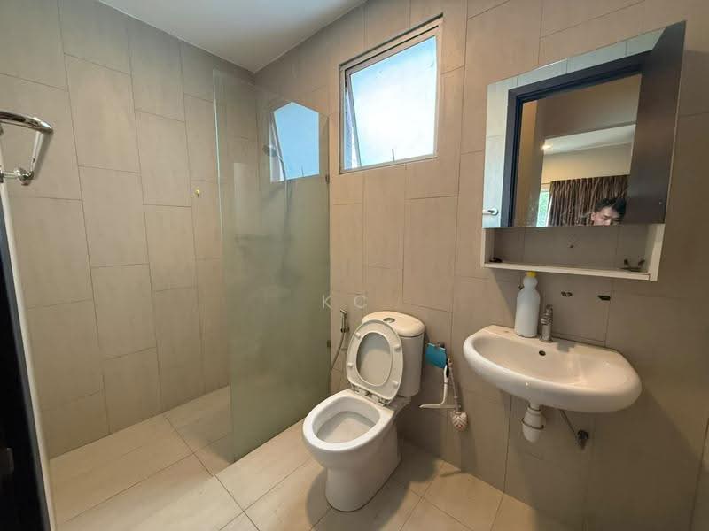 Pangsapuri untuk Disewa di Liberty Grove - KC Jee - Bathroom - PropertyGuru.com.my