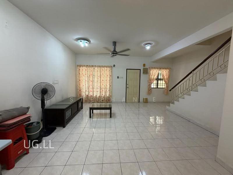 Rumah Teres untuk Dijual di Bandar Botanic (Klang) - Stephanie Lim - Living Room - PropertyGuru.com.my