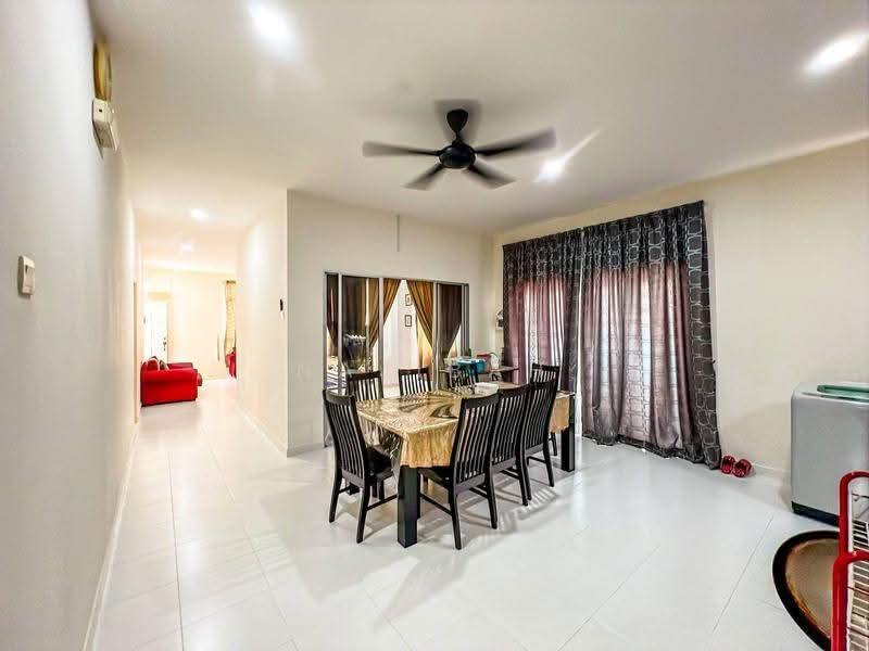 Bungalow House for Sale in Mahkota Hills (Lenggeng) - Najibah Sahari - Dining Room - PropertyGuru.com.my