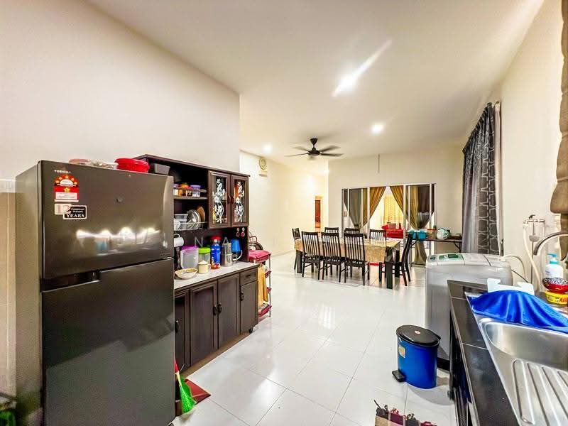 Bungalow House for Sale in Mahkota Hills (Lenggeng) - Najibah Sahari - Kitchen - PropertyGuru.com.my