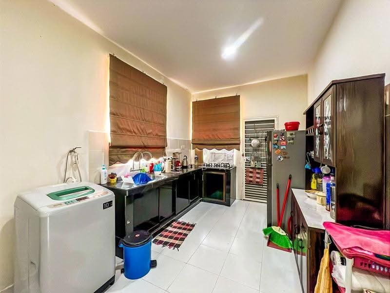 Bungalow House for Sale in Mahkota Hills (Lenggeng) - Najibah Sahari - Kitchen - PropertyGuru.com.my