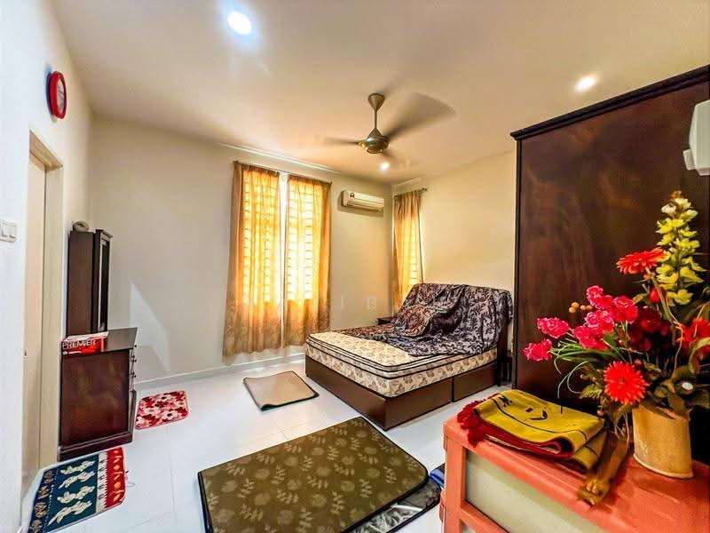 Bungalow House for Sale in Mahkota Hills (Lenggeng) - Najibah Sahari - Bedroom - PropertyGuru.com.my