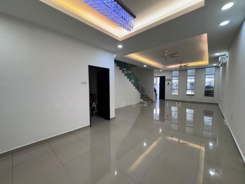 Rumah Teres 2-Tingkat untuk Dijual di Kajang (Selangor) - Hawa Ibrahim - Living Room - PropertyGuru.com.my