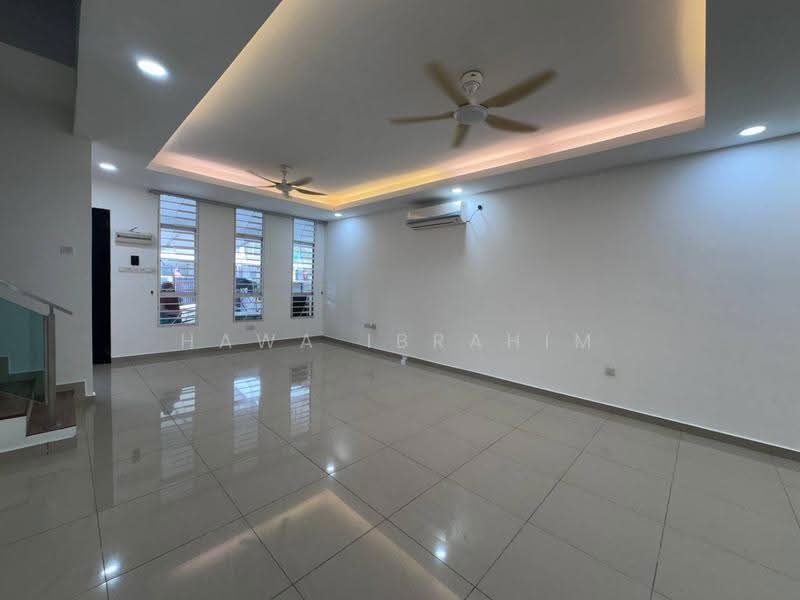 Rumah Teres 2-Tingkat untuk Dijual di Kajang (Selangor) - Hawa Ibrahim - Living Room - PropertyGuru.com.my