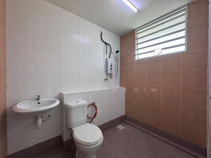 Rumah Teres 2-Tingkat untuk Dijual di Kajang (Selangor) - Hawa Ibrahim - Bathroom - PropertyGuru.com.my