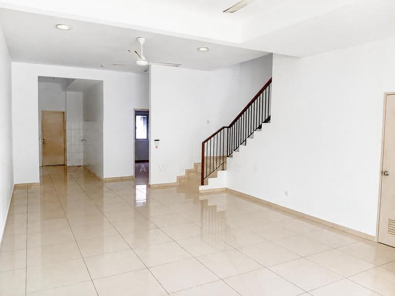 Rumah Teres 2-Tingkat untuk Disewa di Bandar Rimbayu (Telok Panglima Garang) - Lawrence Looi - Living Room - PropertyGuru.com.my