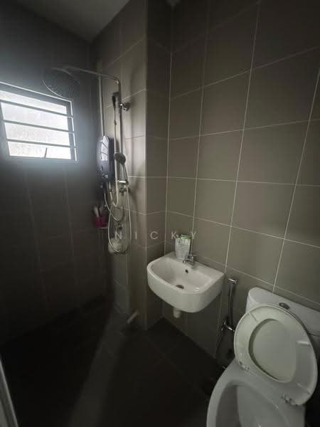 2-storey Terraced House for Sale in Bandar Tasik Puteri (Rawang) - Nicky Lai - Bathroom - PropertyGuru.com.my