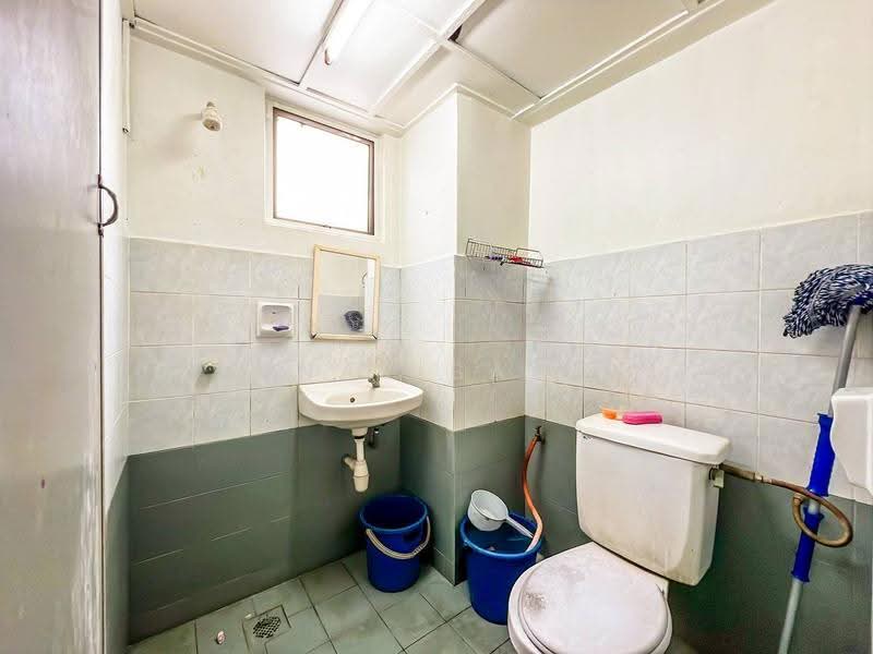 Apartment for Sale at Avenue Court - Najibah Sahari - Bathroom - PropertyGuru.com.my
