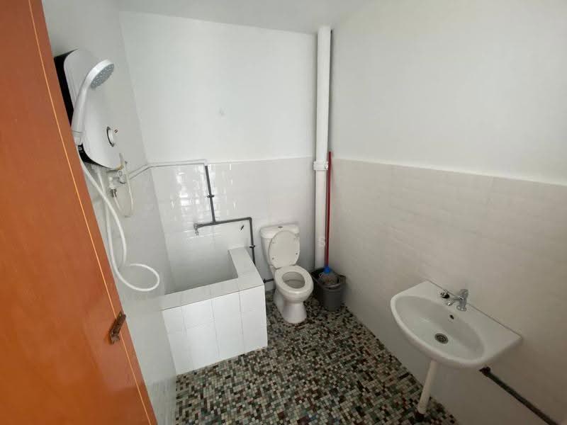 1-storey Terraced House for Rent in SS3 (Petaling Jaya) - Elvis Kok - Bathroom - PropertyGuru.com.my