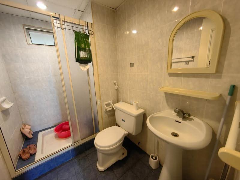 Condominium for Rent at Gold Coast Resort Condominium - Ryan Sim - Bathroom - PropertyGuru.com.my