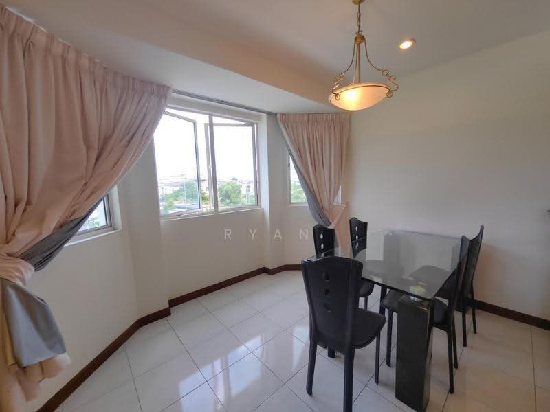 Condominium for Rent at Gold Coast Resort Condominium - Ryan Sim - Dining Room - PropertyGuru.com.my