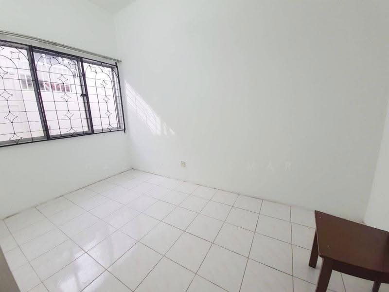 2-storey Terraced House for Sale in Taman Desa Serdang (Seri Kembangan) - Hazeman Omar - Interior - PropertyGuru.com.my