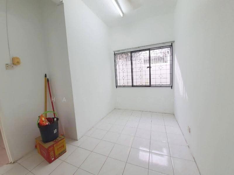 2-storey Terraced House for Sale in Taman Desa Serdang (Seri Kembangan) - Hazeman Omar - Interior - PropertyGuru.com.my