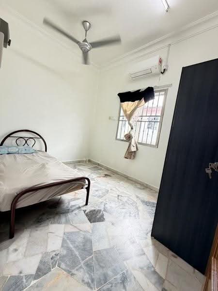Rumah Teres 1-Tingkat untuk Dijual di Taman Ungku Tun Aminah (Skudai) - Benjamin Ong - Bedroom - PropertyGuru.com.my