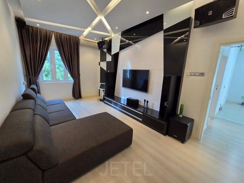 Rumah Berkembar untuk Dijual di Canary Garden (Klang) - Daniel Kok - Living Room - PropertyGuru.com.my
