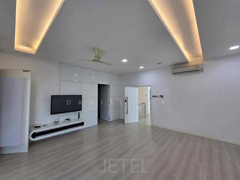 Rumah Berkembar untuk Dijual di Canary Garden (Klang) - Daniel Kok - Living Room - PropertyGuru.com.my